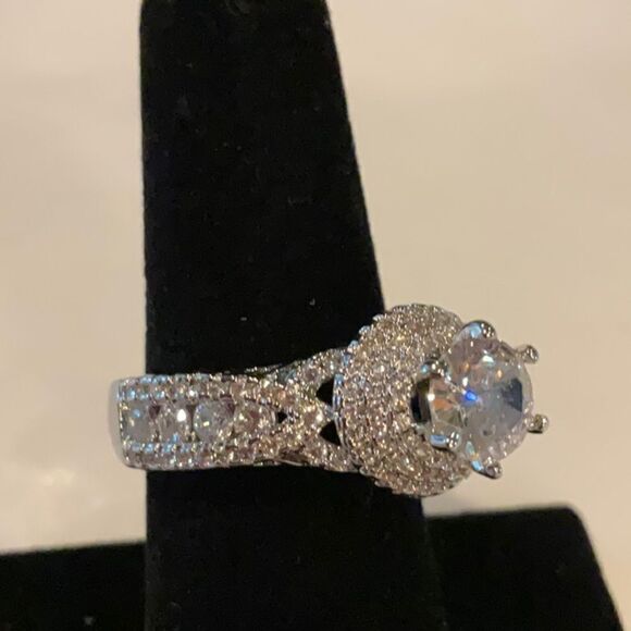 Stunning Wedding Set - Picture 9 of 10